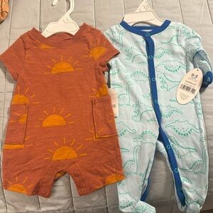 Baby clothes size 0 to 3 months
